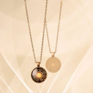 Alternative view of SriYantra – naszyjnik przyciągający obfitość i pozytywną energię